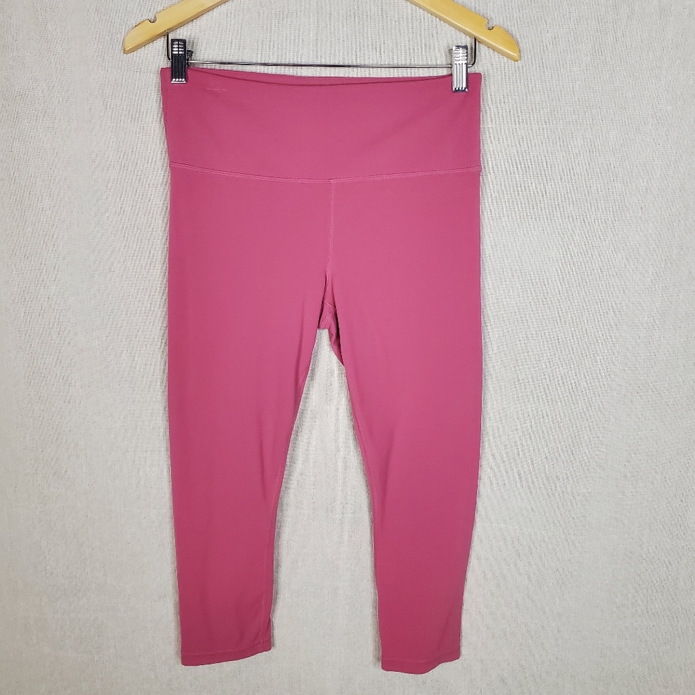 ☆☆ Athleta Pink Capri Leggings Size Medium